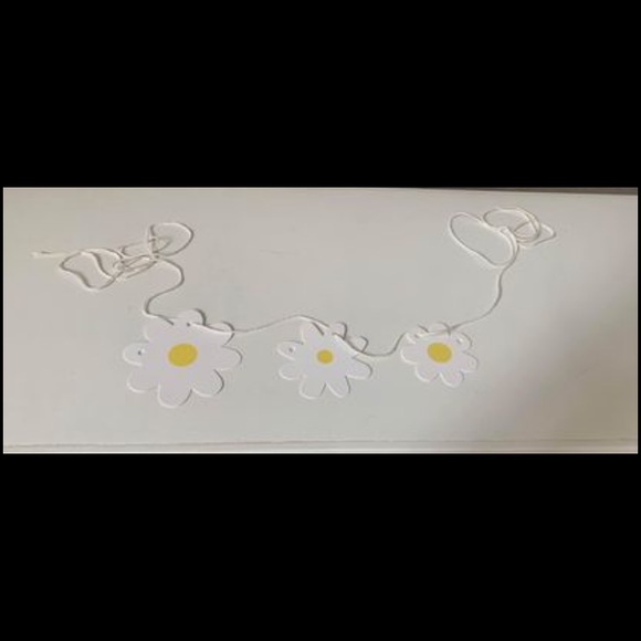 📚✏️👩‍🏫BACK TO SCHOOL/TEACHER ITEM 
decorations from Daisy Theme Party - Picture 4 of 8